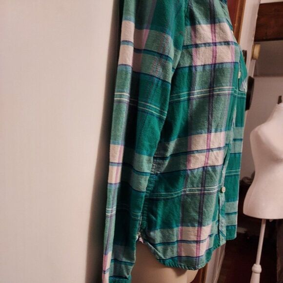 American Eagle XS VGC 17 in pit to pit 22 1/4 inch shoulder down - Picture 3 of 6